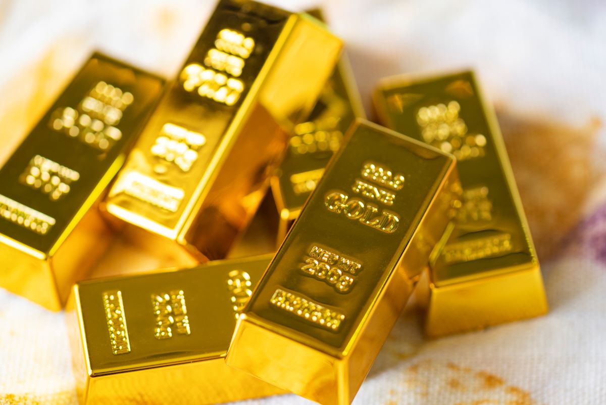 gold ira involves investing into gold to be used as a hedge against inflation
